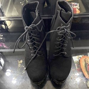 Elegant black shoes (booties)